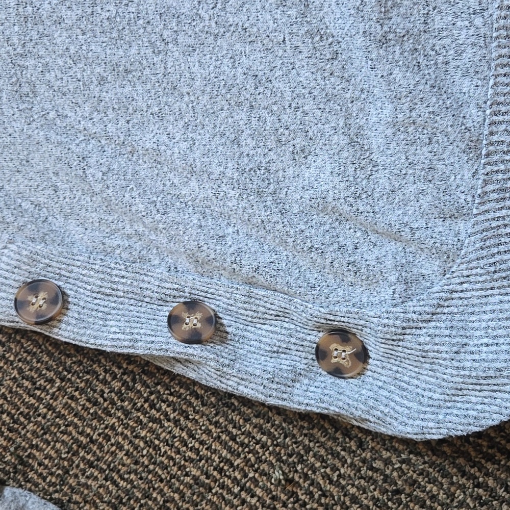 Color Tree Heathered Gray Sweater w Tortishell Side Buttons & Ribbed Detail Plus - Picture 2 of 5